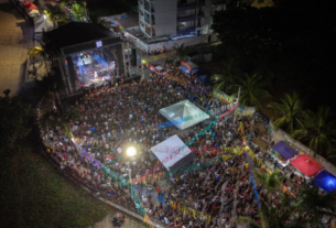 Carnaval de Paulista 2026 reúne multidão na Orla do Janga na abertura