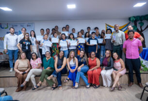 Cerimônia Conquistas que Inspiram homenageia estudantes da rede municipal do Paulista