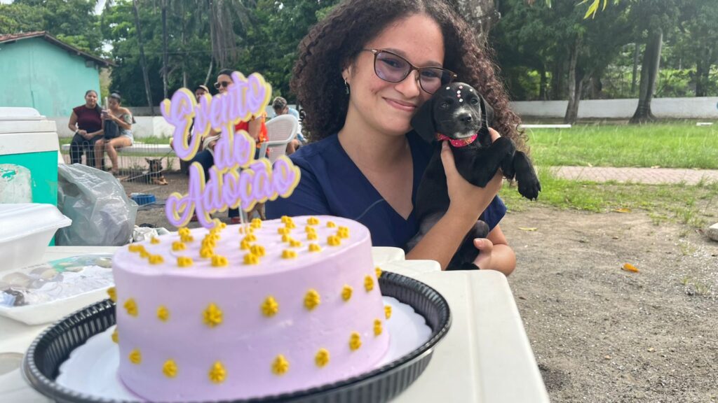 Feira de adoção de cães e gatos realizada no Parque das Paineiras em Paulista